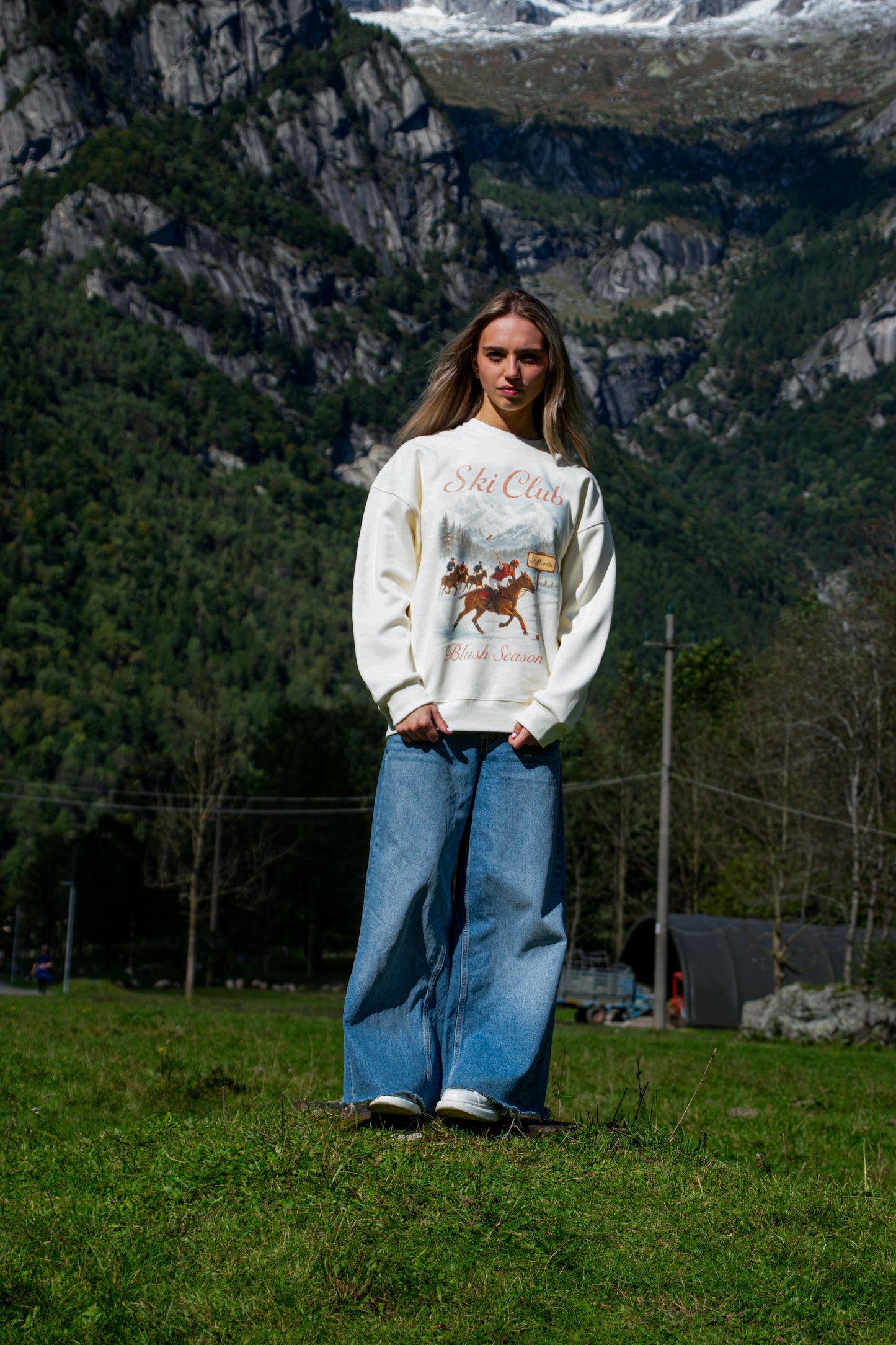 VHERSO SKI CLUB BLUSH SEASON SWEATSHIRT