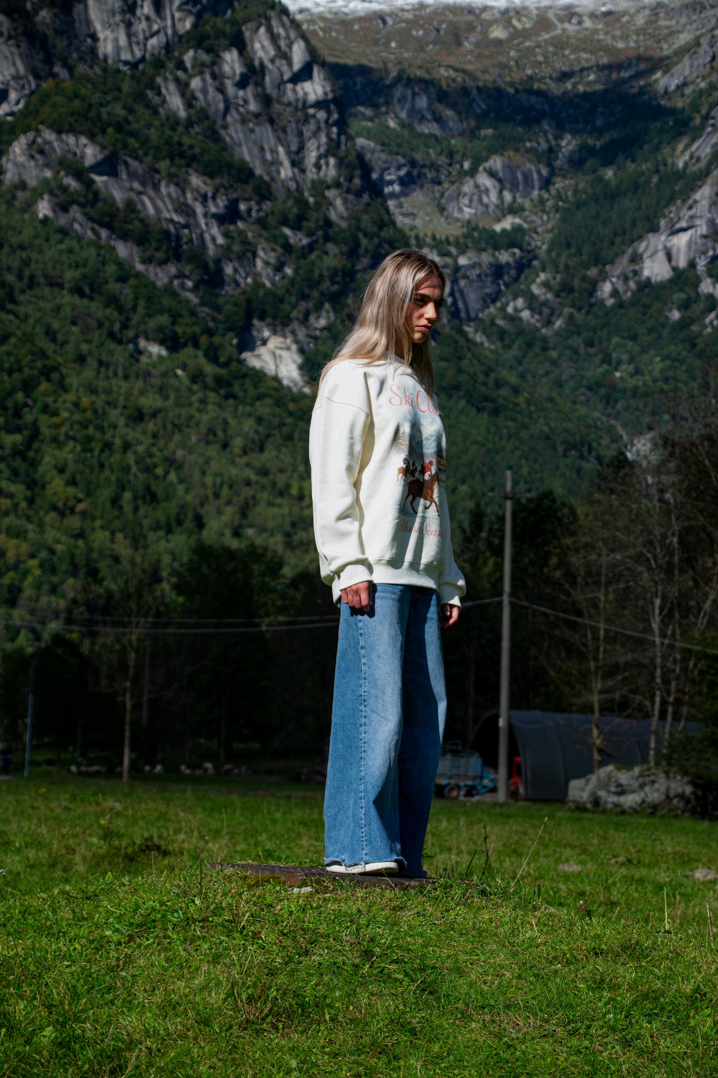 VHERSO SKI CLUB BLUSH SEASON SWEATSHIRT