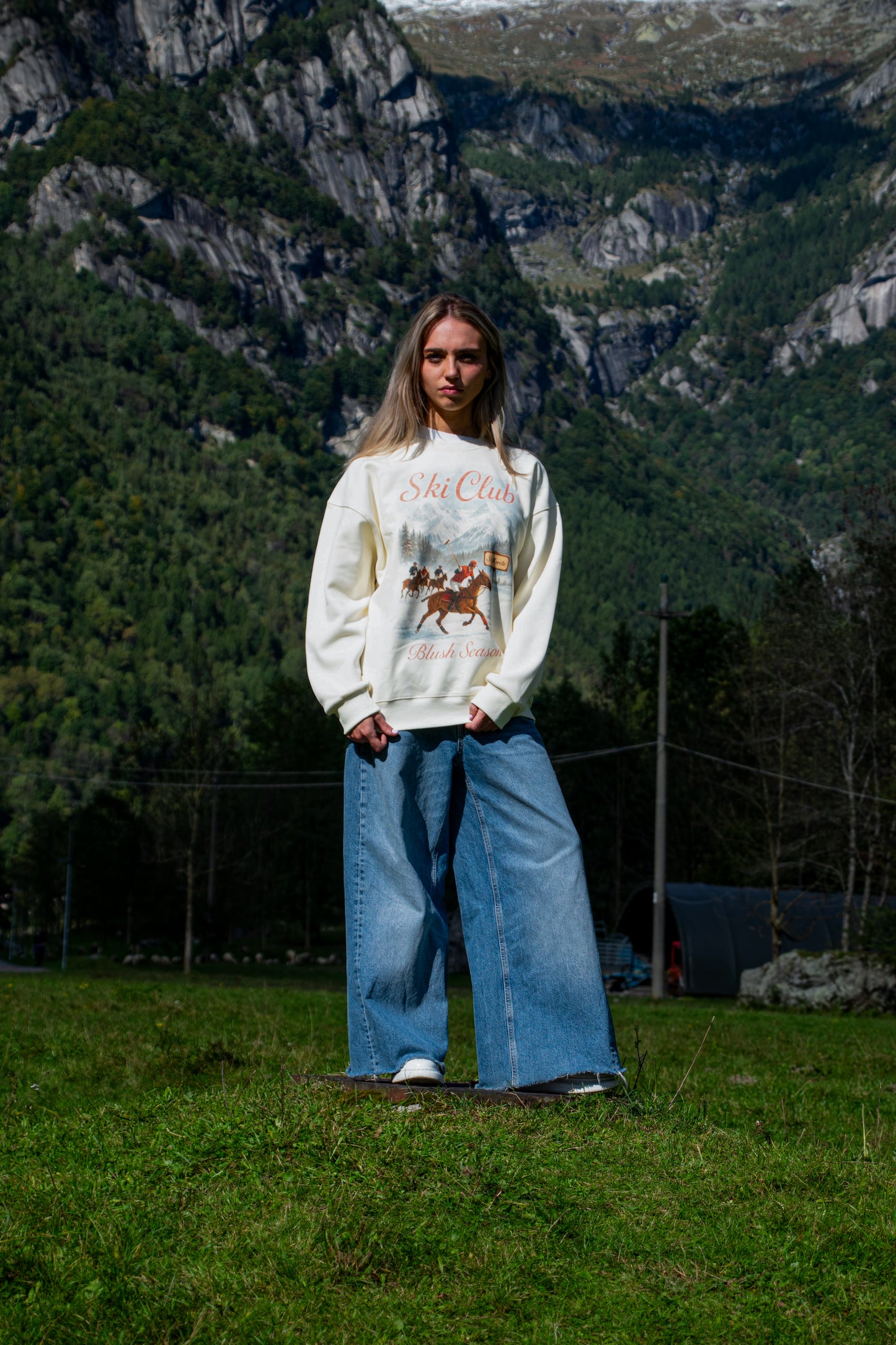 VHERSO SKI CLUB BLUSH SEASON SWEATSHIRT