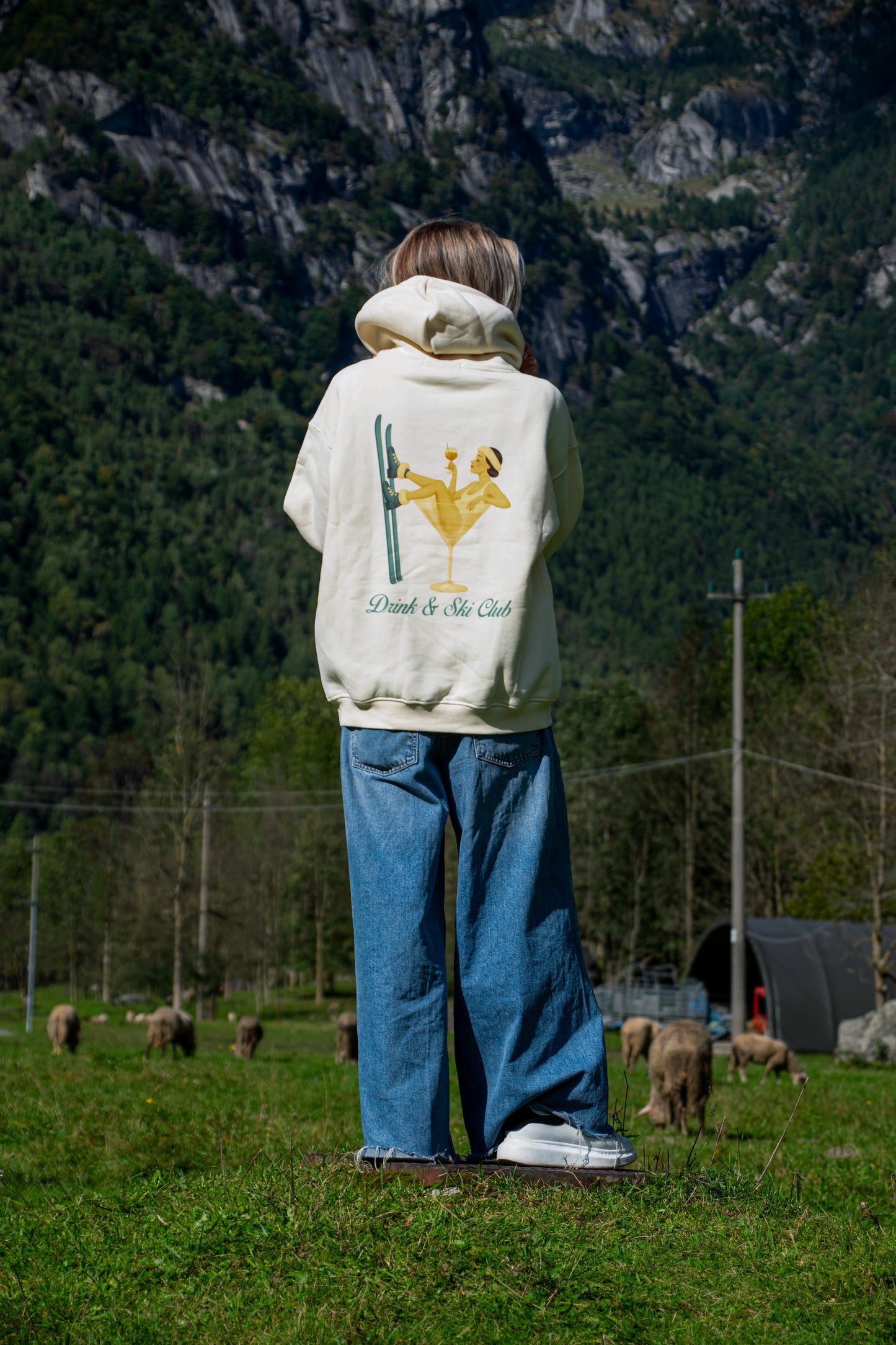 VHERSO DRINK & SKI CLUB HOODIE