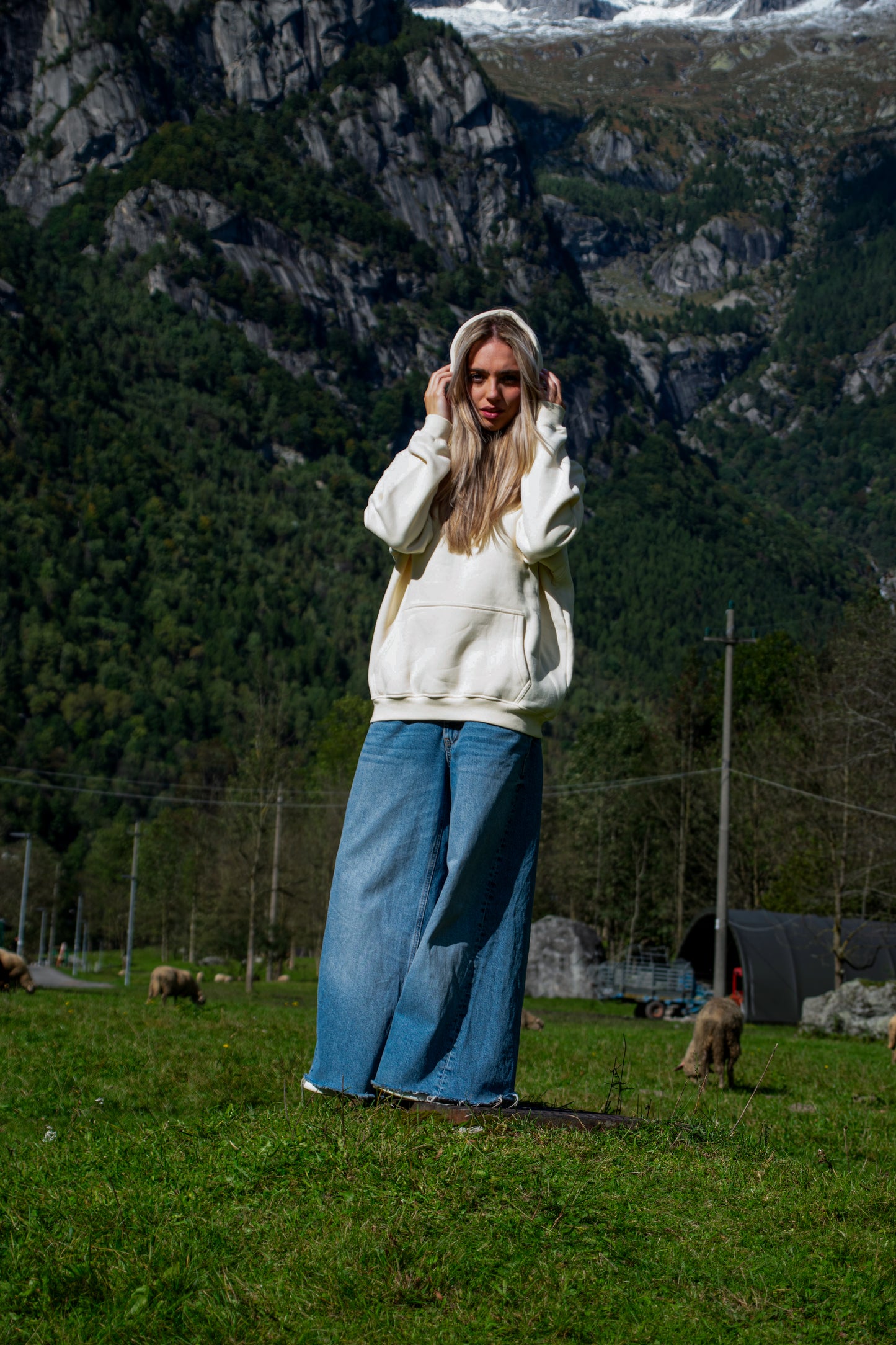 VHERSO DRINK & SKI CLUB HOODIE