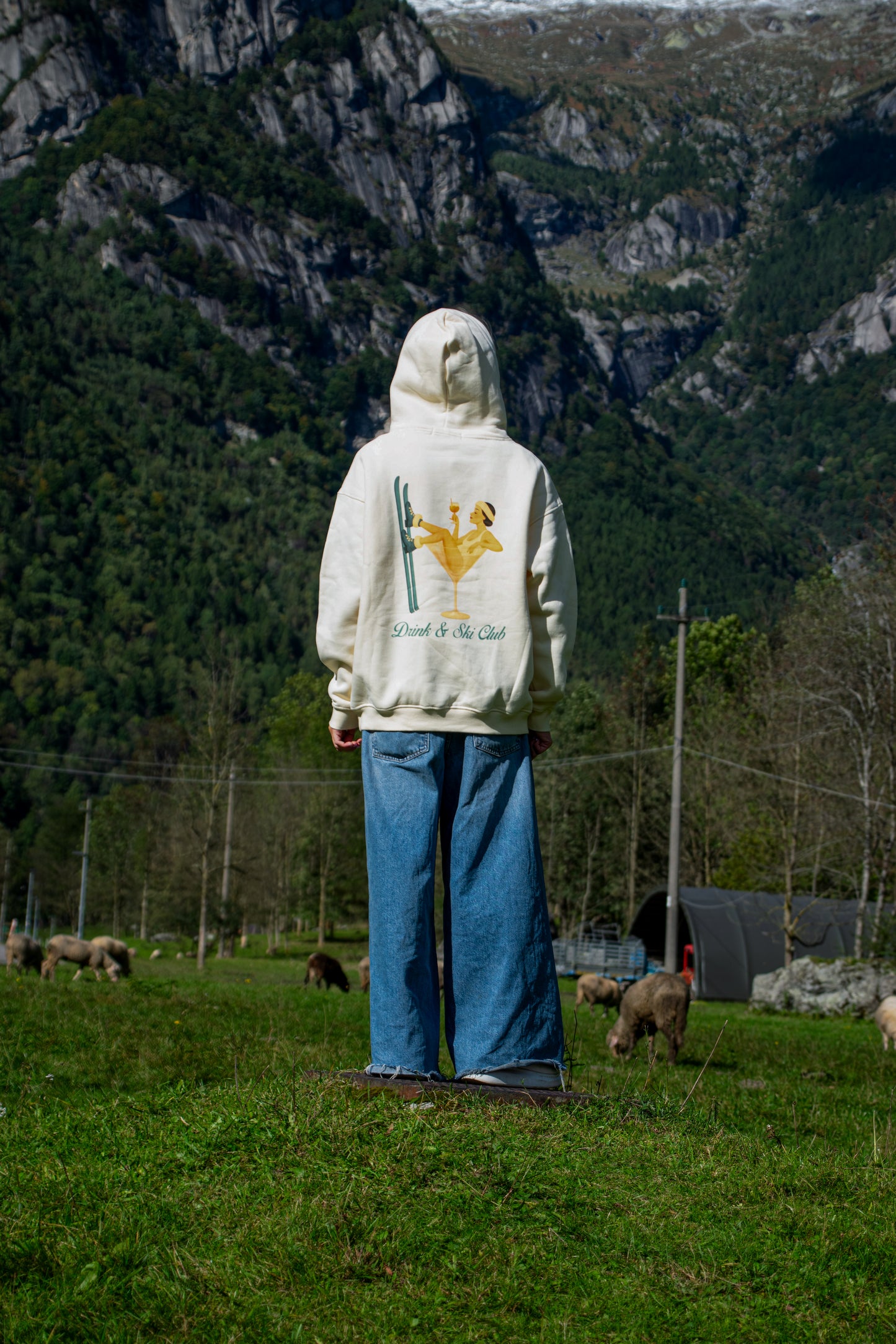VHERSO DRINK & SKI CLUB HOODIE