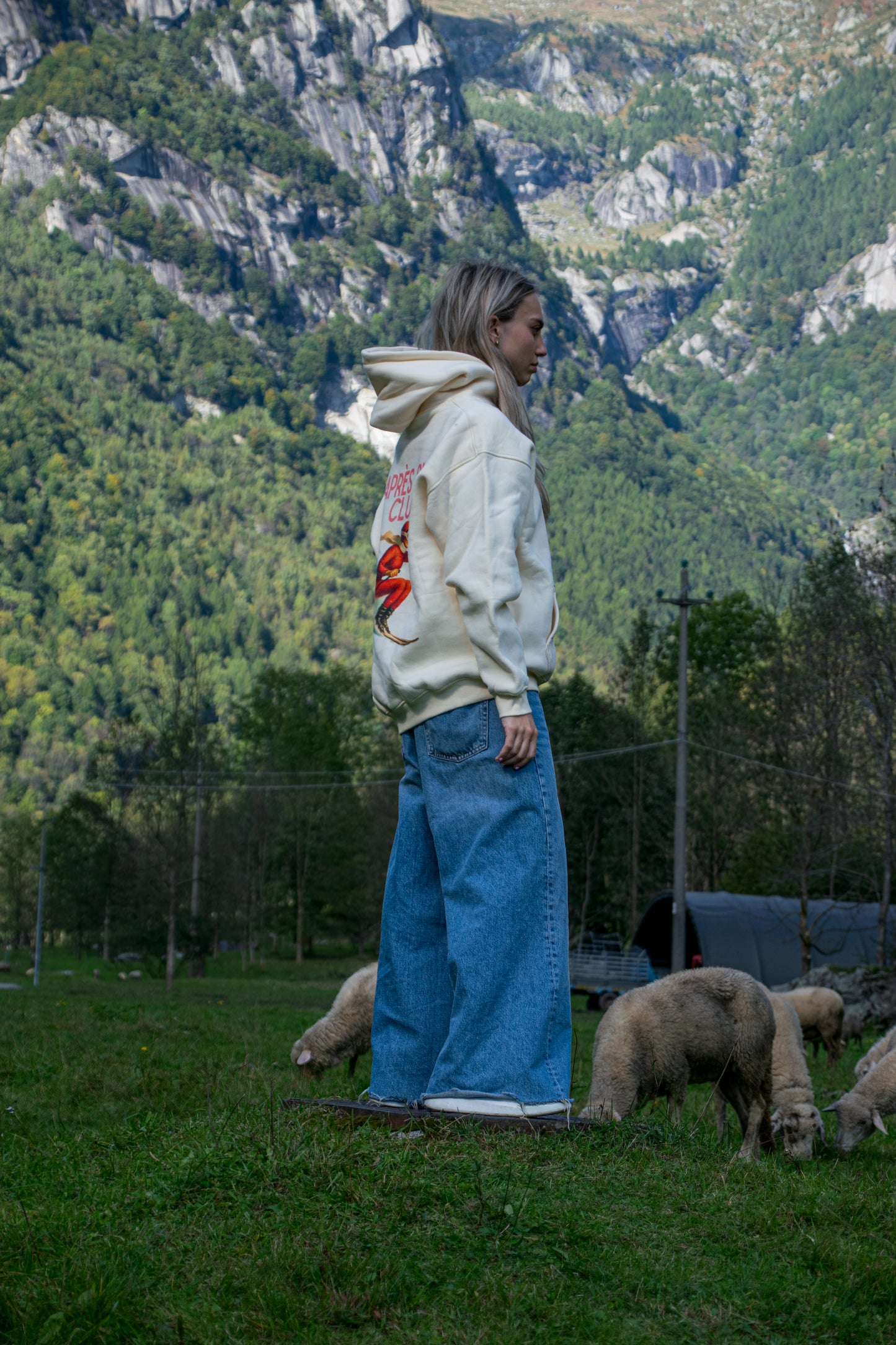VHERSO APRES SKI CLUB HOODIE